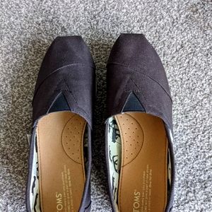 New Toms shoes black canvas 8.5